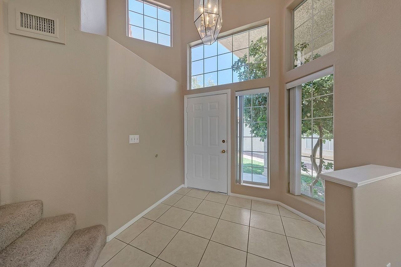 151 Kachina Dr - Photo 3 of 35