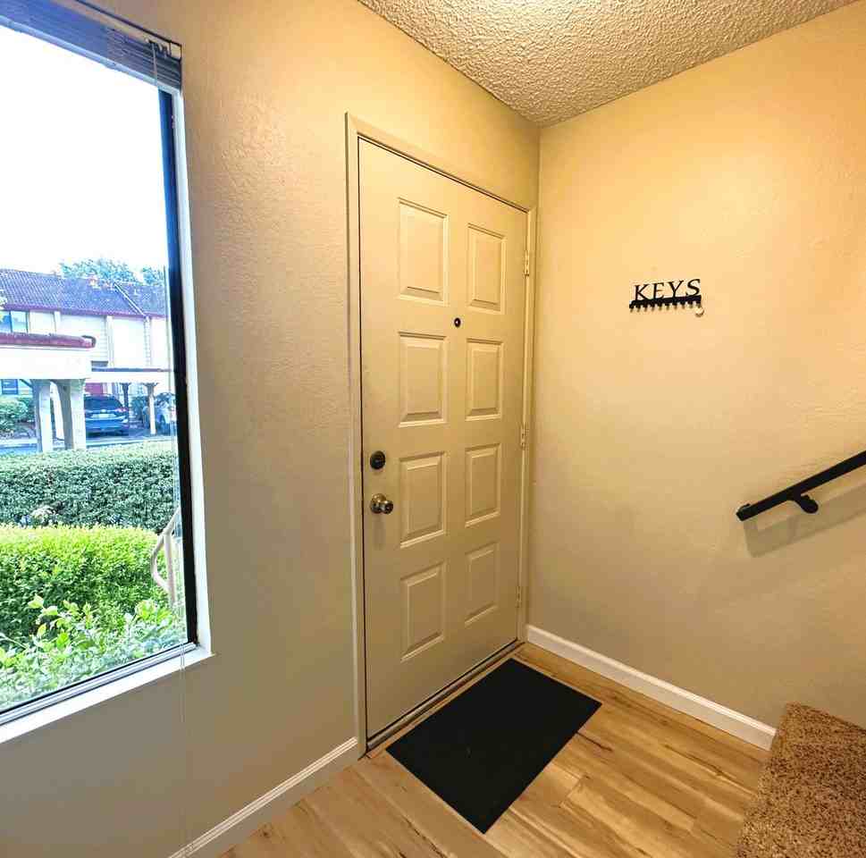 180 Park Place Dr - Photo 2 of 25