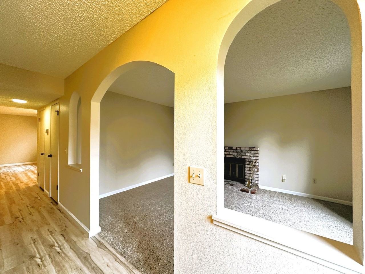 180 Park Place Dr - Photo 3 of 25