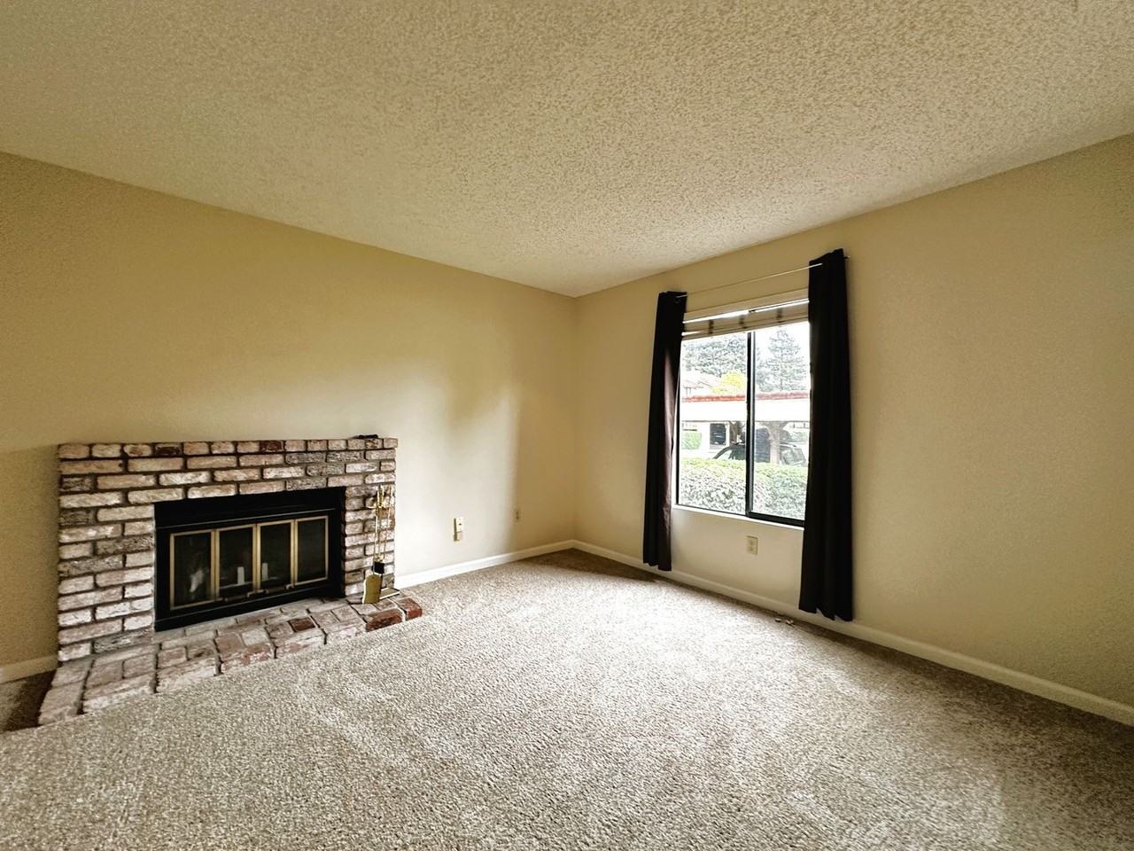 180 Park Place Dr - Photo 4 of 25