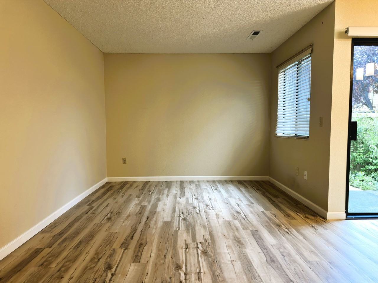 180 Park Place Dr - Photo 7 of 25