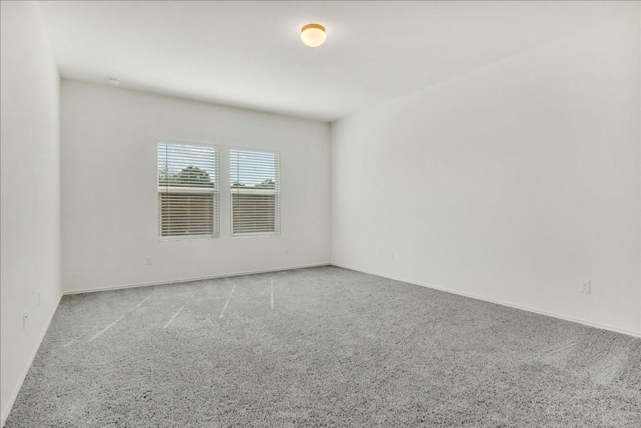 816 Mallow Rd - Photo 3 of 23