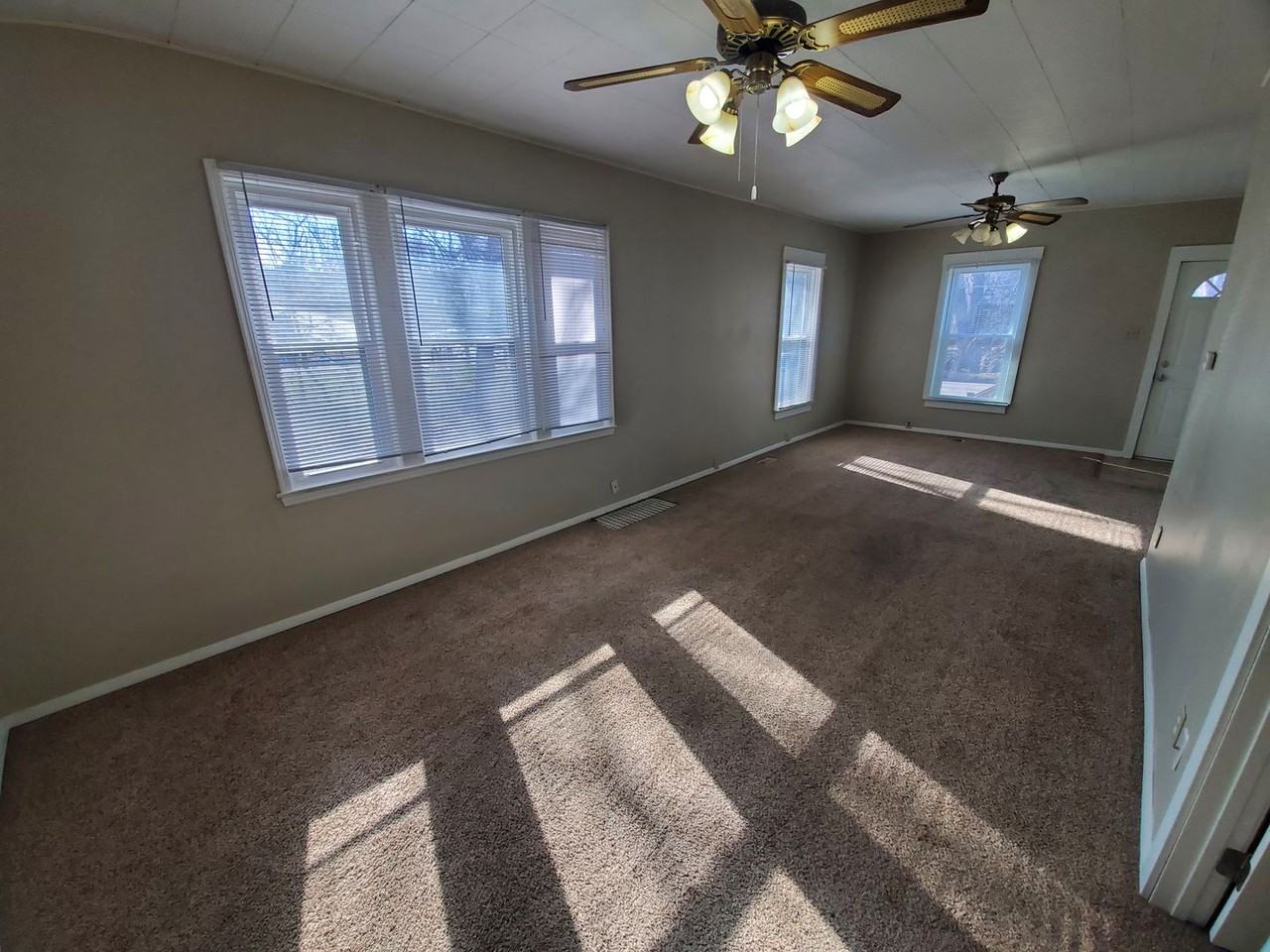 30 E Kirkwood Ave - Photo 2 of 10