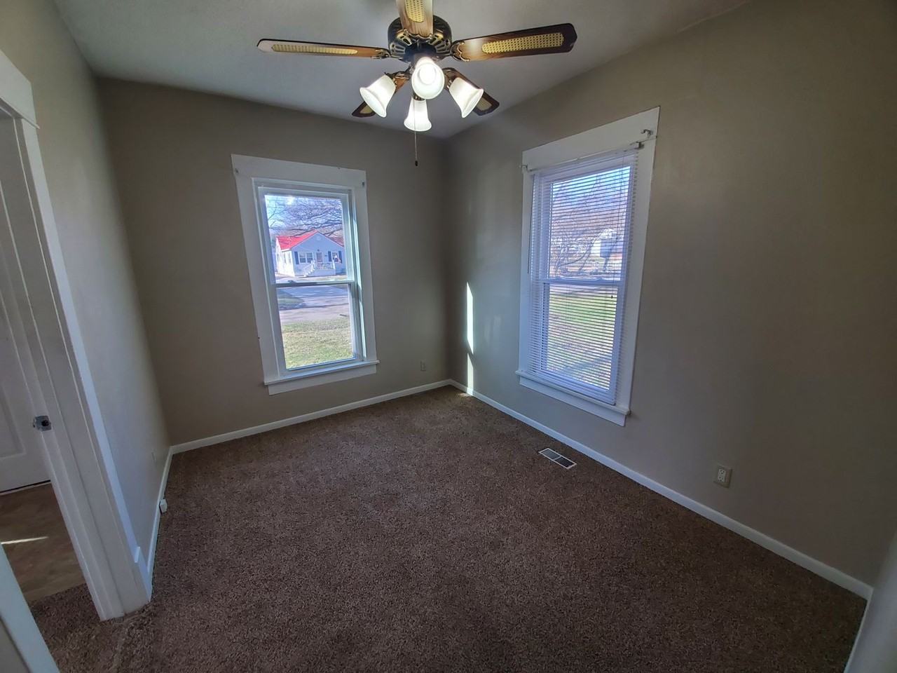 30 E Kirkwood Ave - Photo 7 of 10