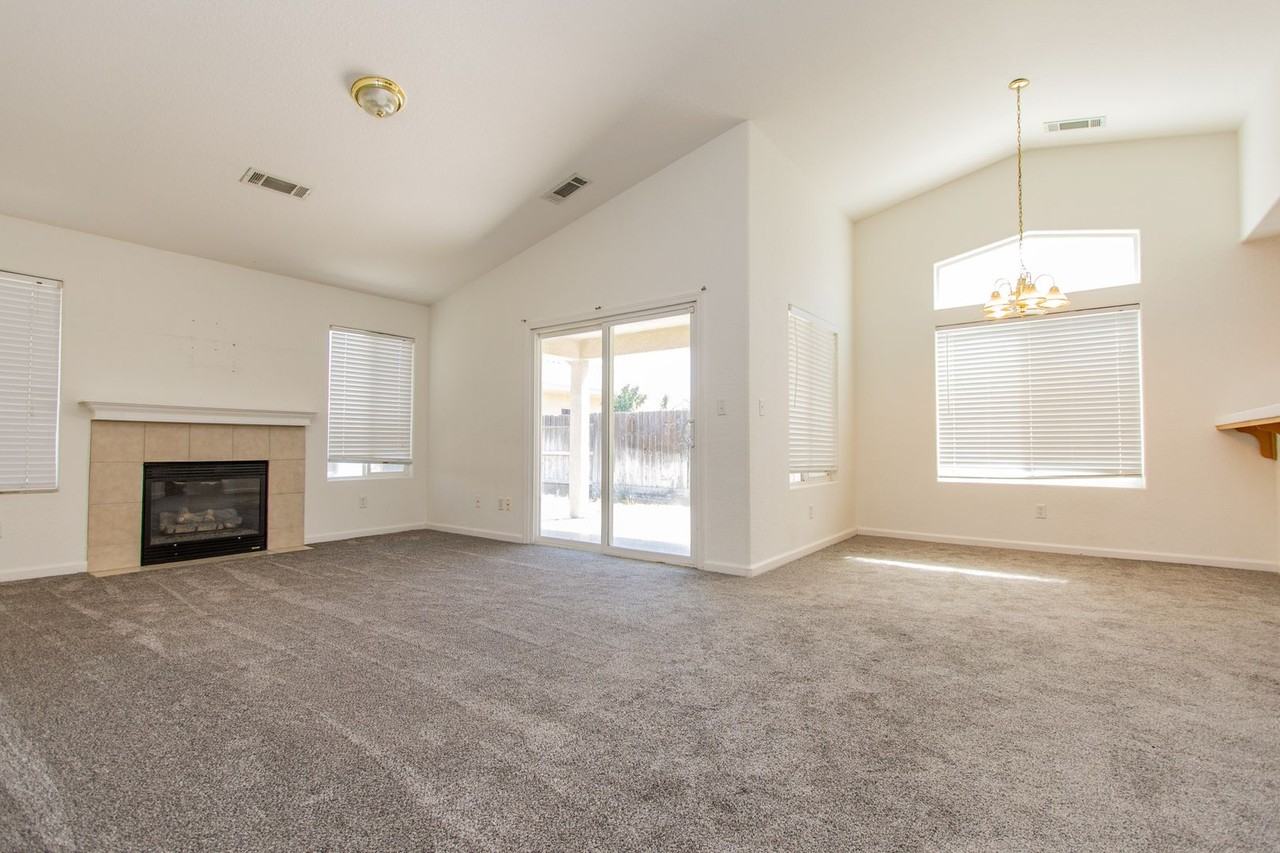 2106 W Little Sandy Dr - Photo 6 of 16