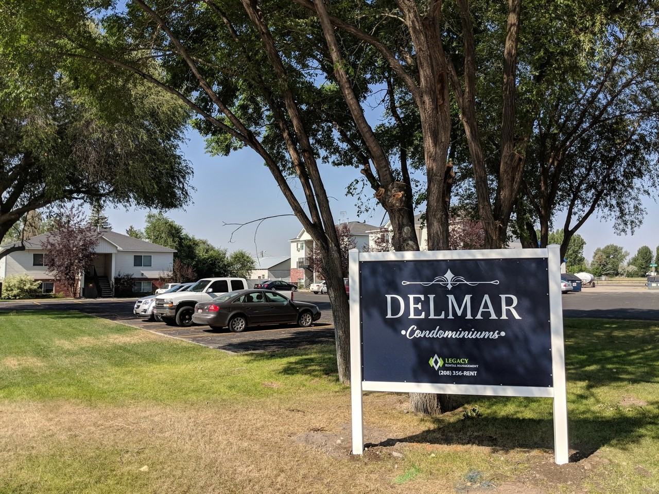 215 W Center St - Photo 2 of 15