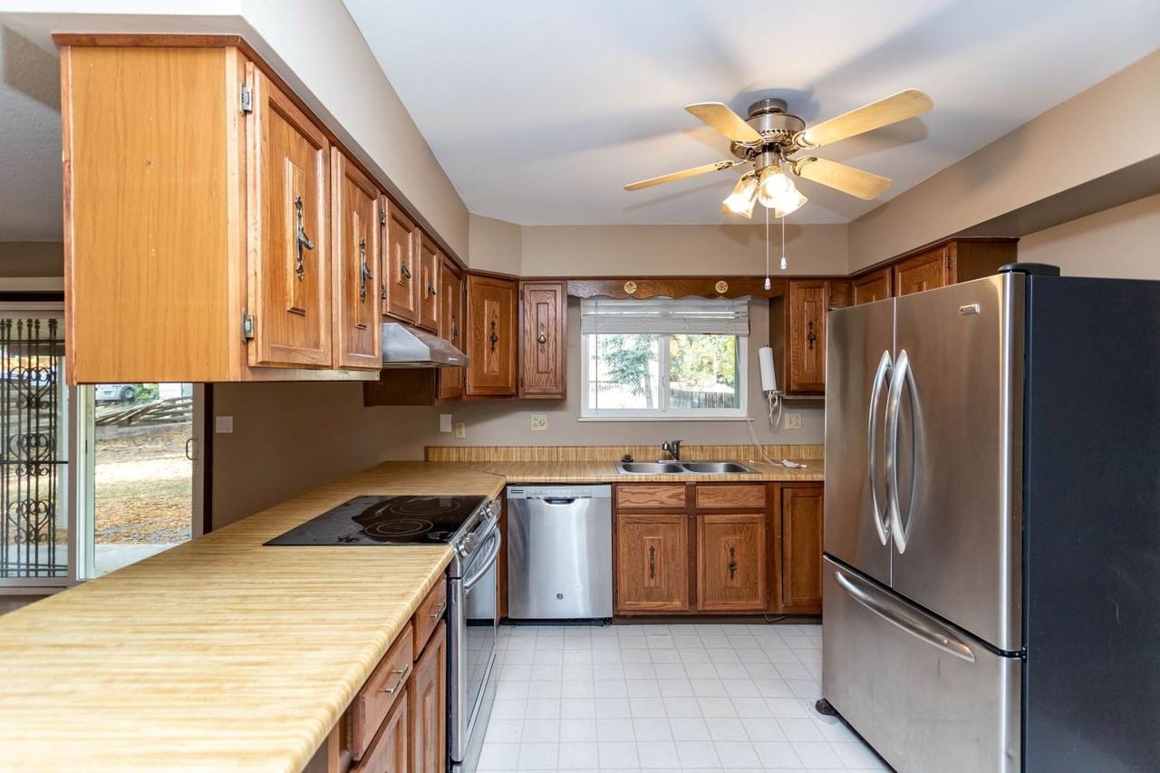 236 Chamberlin Ave - Photo 3 of 28