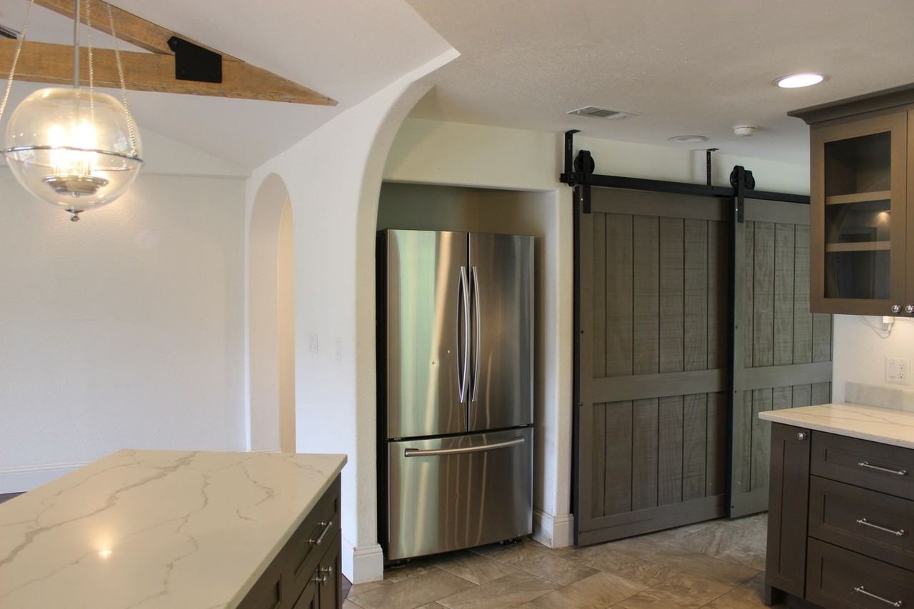 908 River Rd - Photo 5 of 11