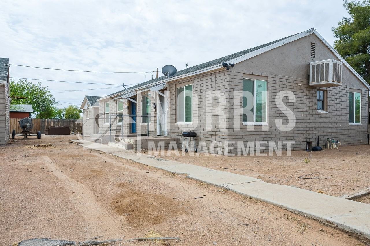 515 E 4th St - Photo 3 of 16