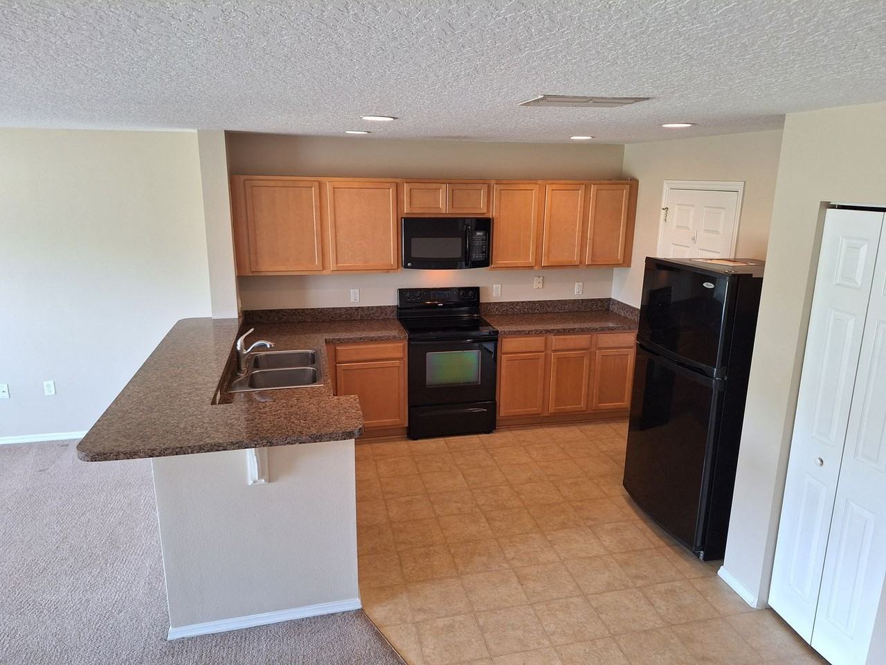 548 Mount Olympus Blvd #01 - Photo 6 of 20