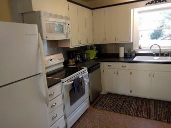 170 Windsor Ct - Photo 2 of 20