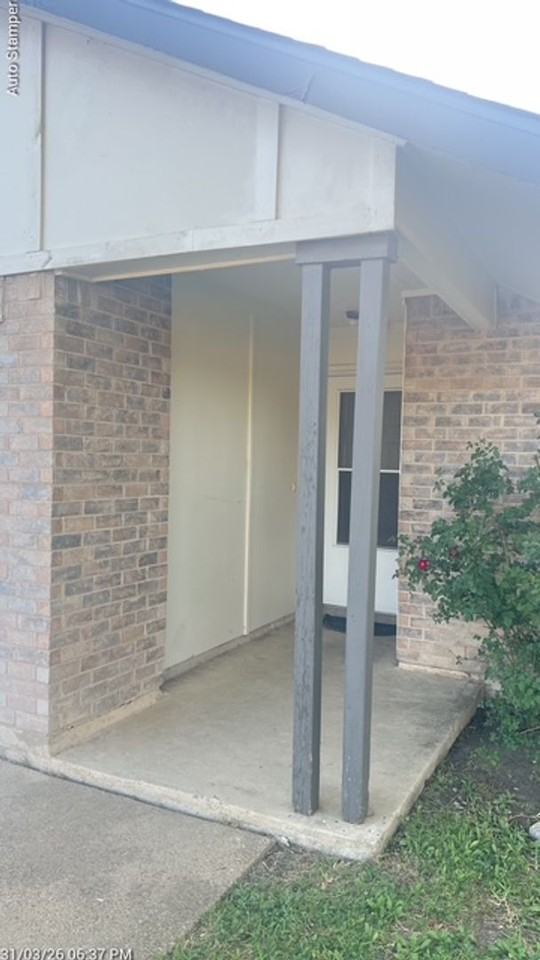 6541 Wakefield Rd - Photo 2 of 32