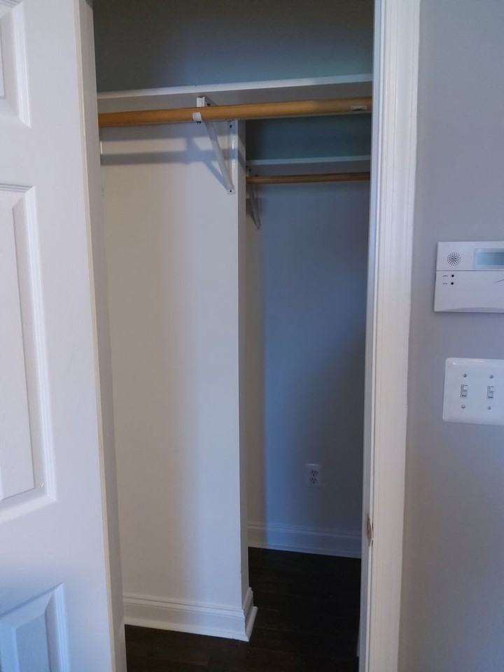 1011 W Cross St - Photo 2 of 27