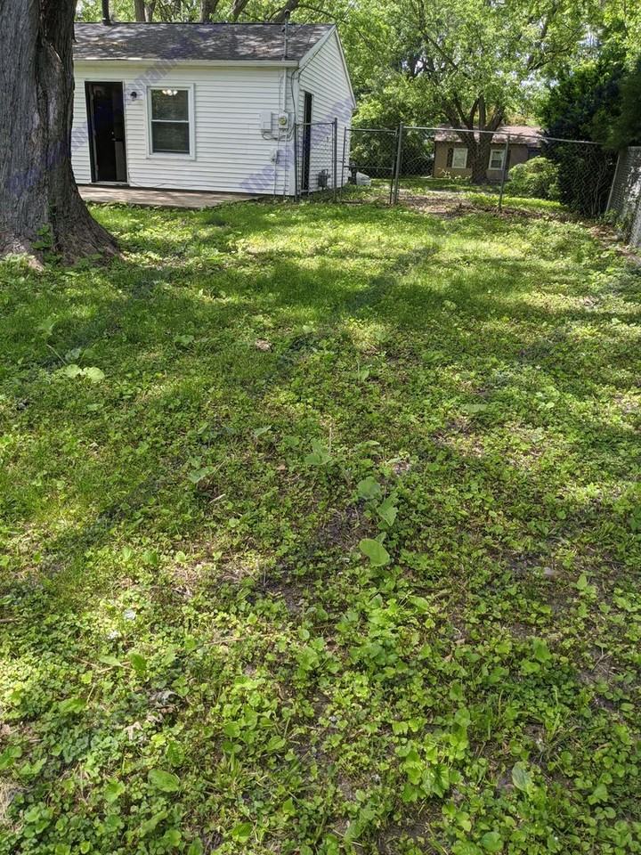 1404 Centennial Dr - Photo 3 of 5