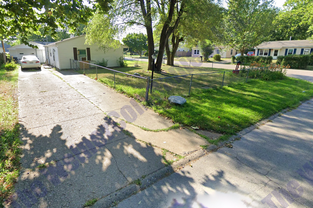 1806 Southwood Dr - Photo 2 of 4