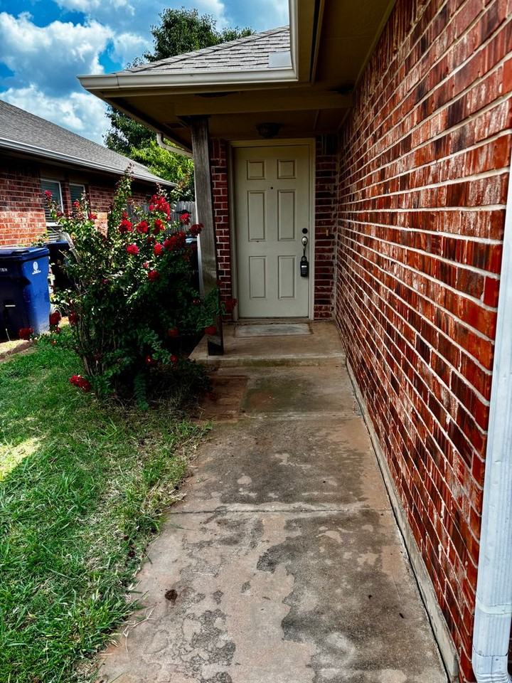 11004 Sw 5th St - Photo 2 of 29