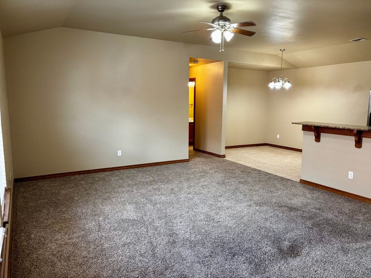 11004 Sw 5th St - Photo 4 of 29