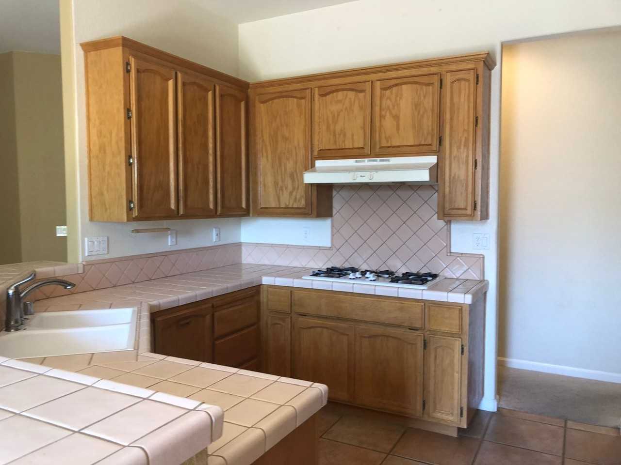 1005 Halidon Way - Photo 4 of 19