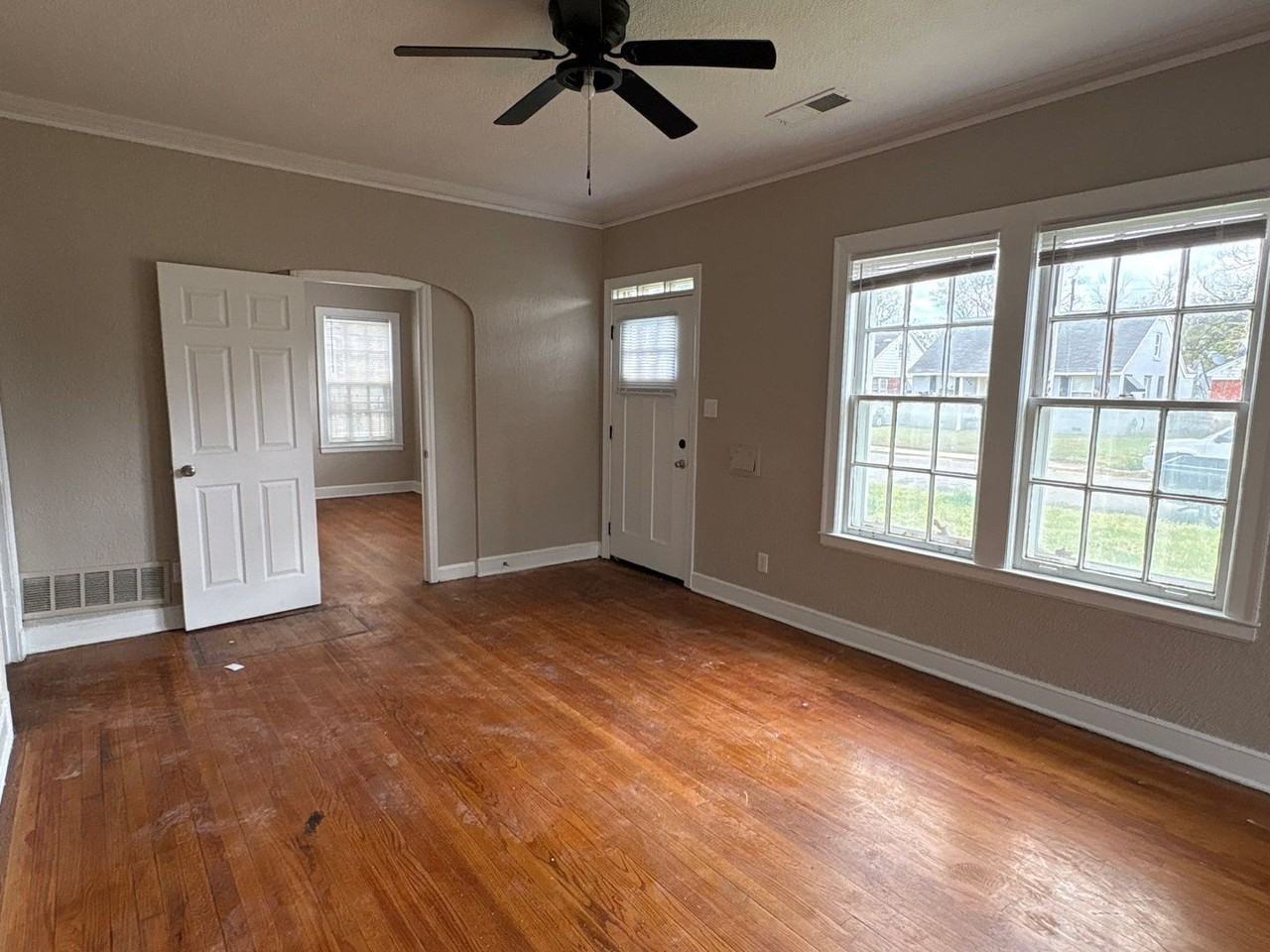 919 Barbara Dr - Photo 4 of 27