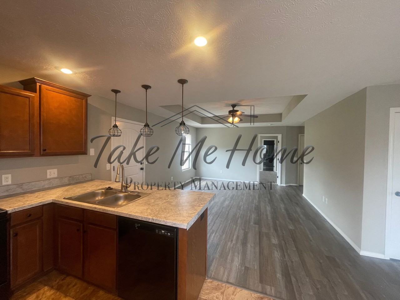 2508 W Saige Dr - Photo 4 of 16