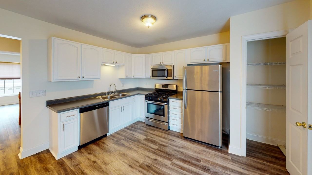 202 Katerina Dr - Photo 4 of 30