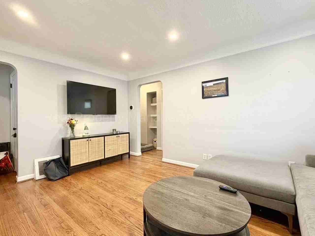 617 S Edgeworth Ave - Photo 4 of 21