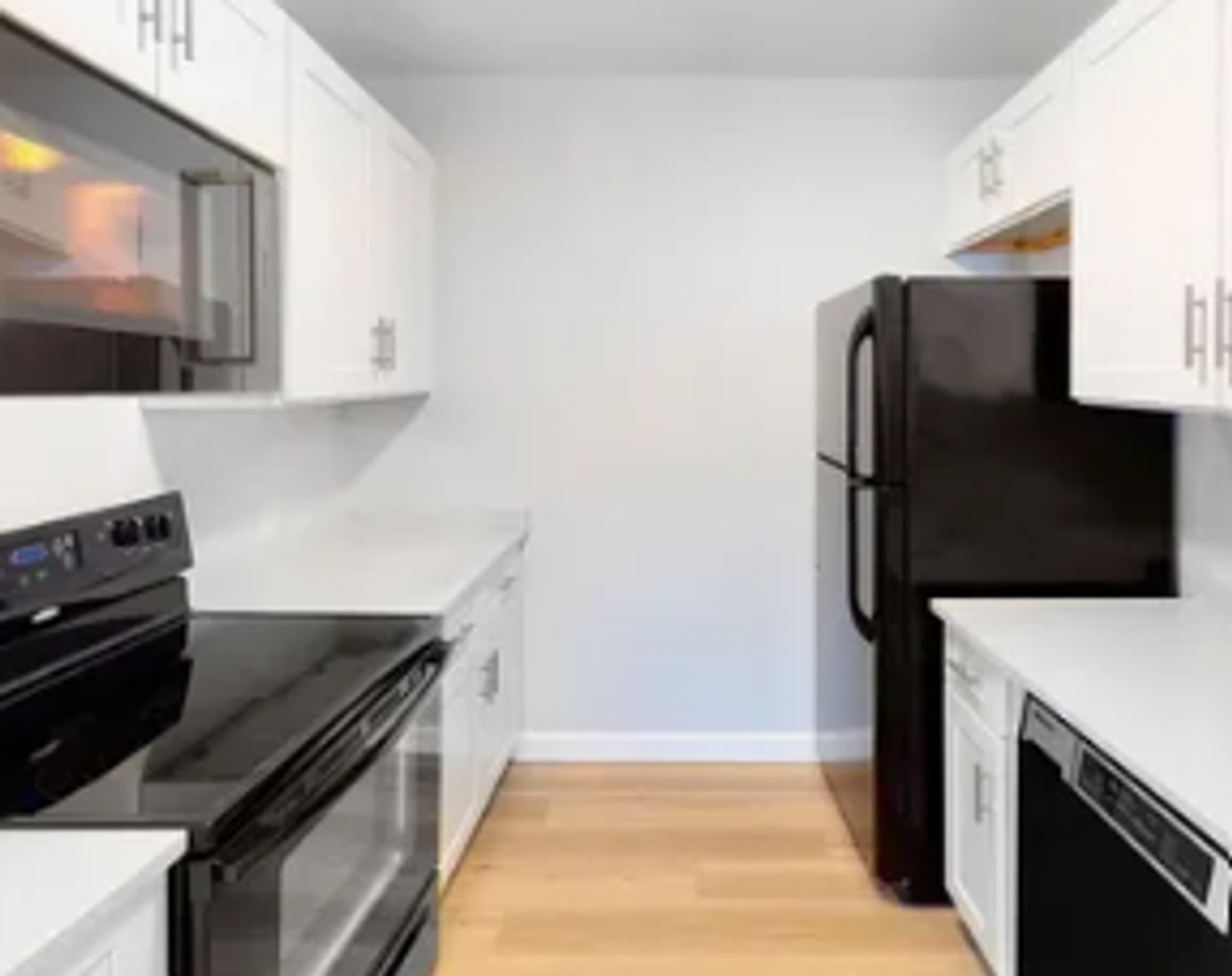 110 Briggs Street - Photo 6 of 12