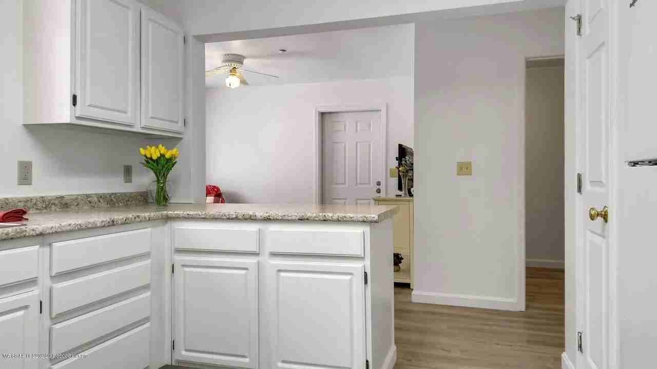 29 Starflower Ln - Photo 5 of 30