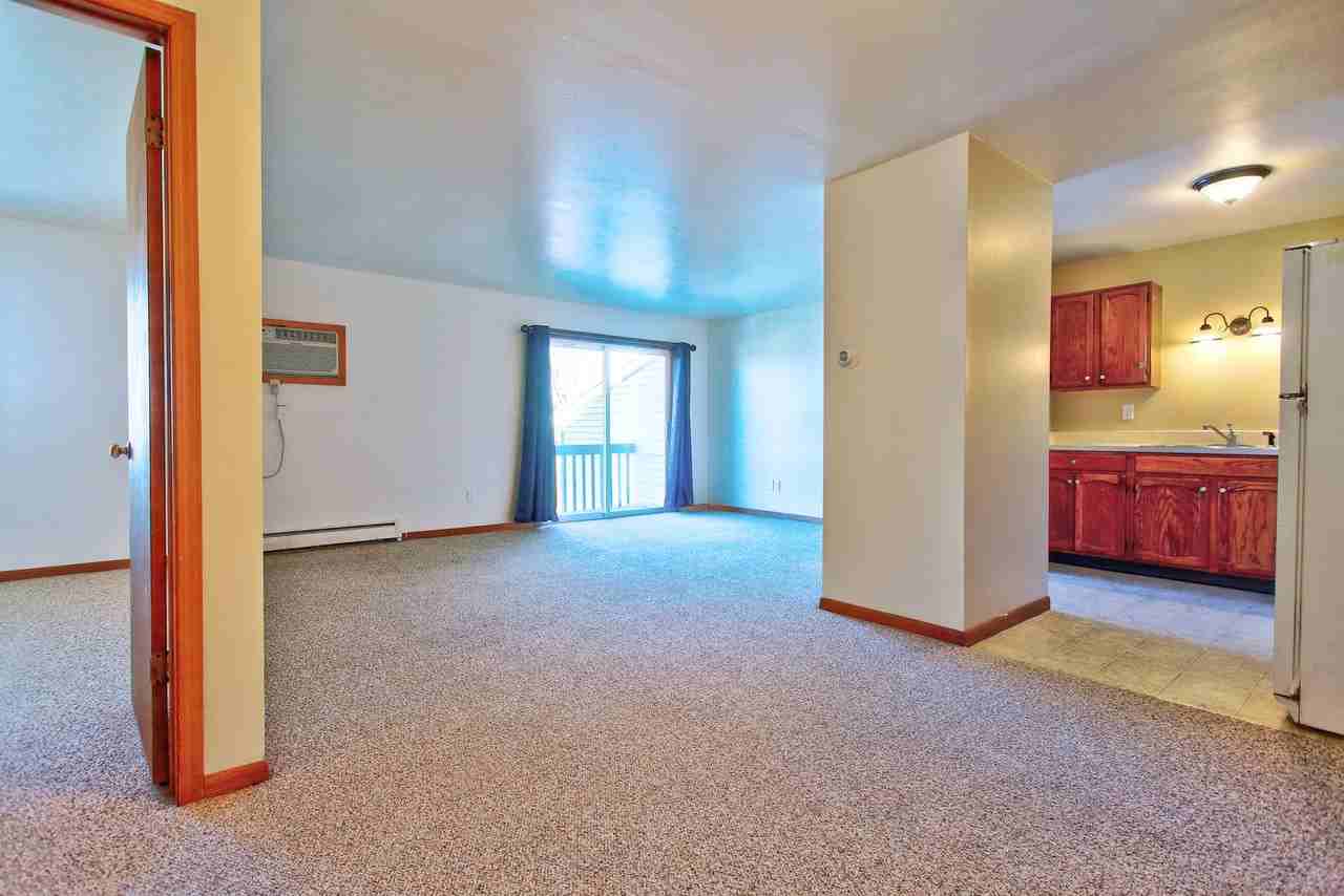 411 Stratford Way #6 - Photo 3 of 13