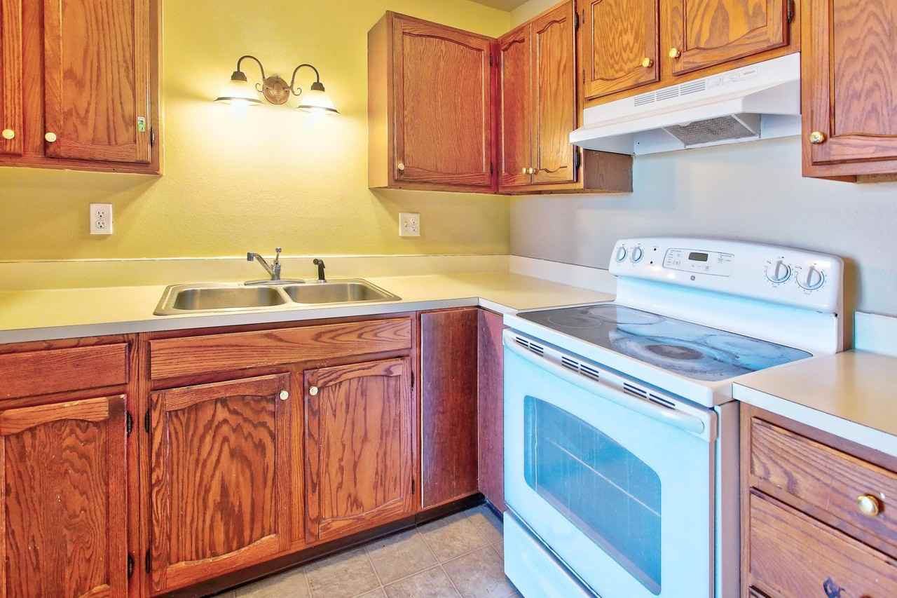 411 Stratford Way #6 - Photo 4 of 13