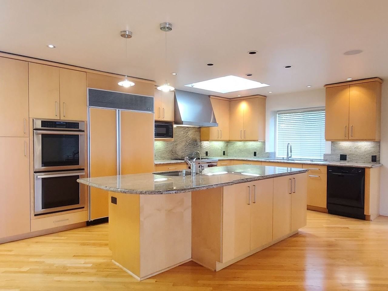 19354 Titus Ct - Photo 2 of 11