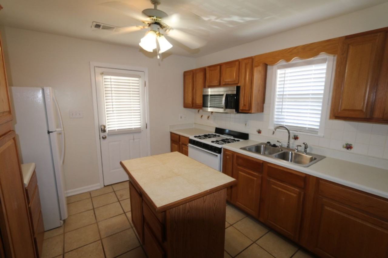 4009 Forest Hill Irene Rd - Photo 5 of 10