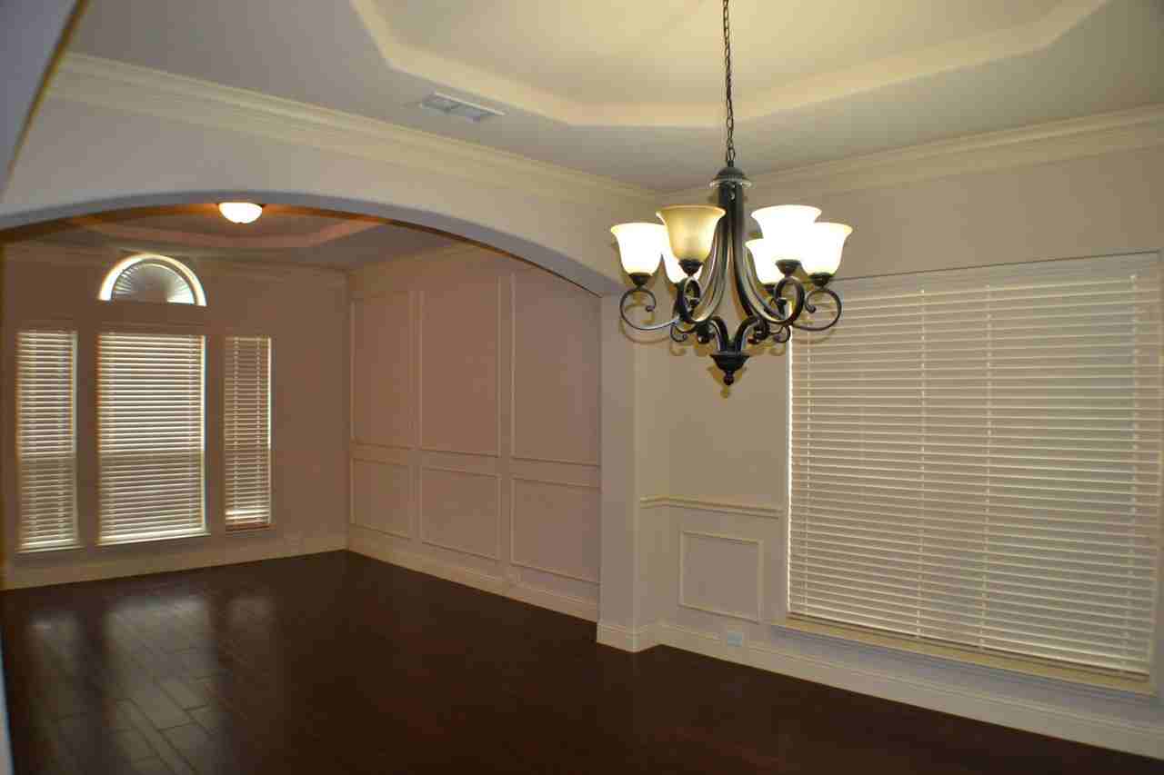 6428 Abbotsford Dr - Photo 5 of 16