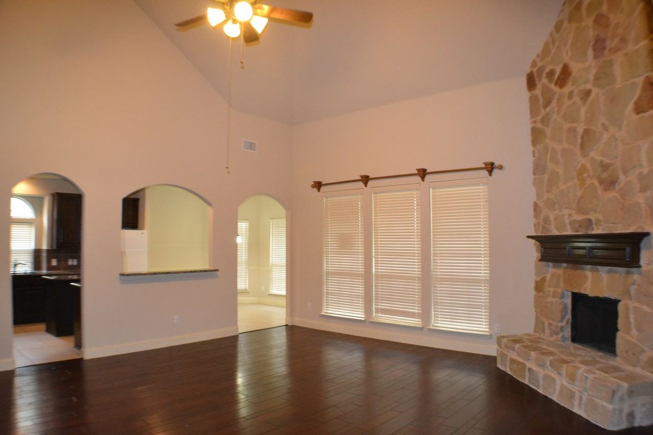 6428 Abbotsford Dr - Photo 7 of 16