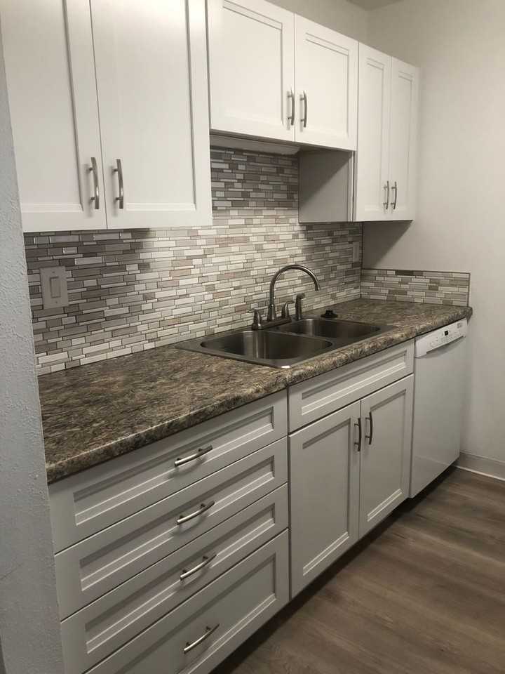 1110 Centaur Cir #E - Photo 6 of 31