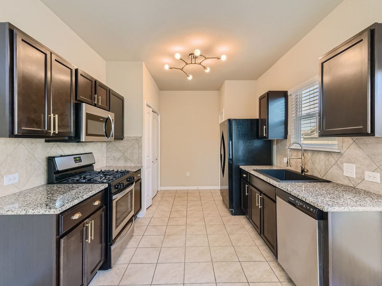 2012 Langdale Ln - Photo 5 of 14