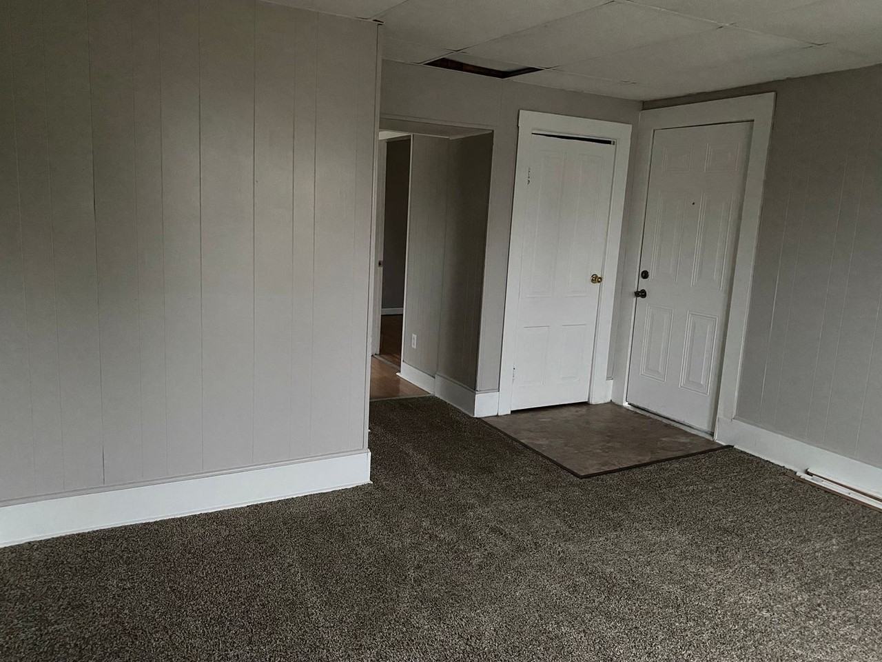 261 1/2 Elm St - Photo 4 of 8