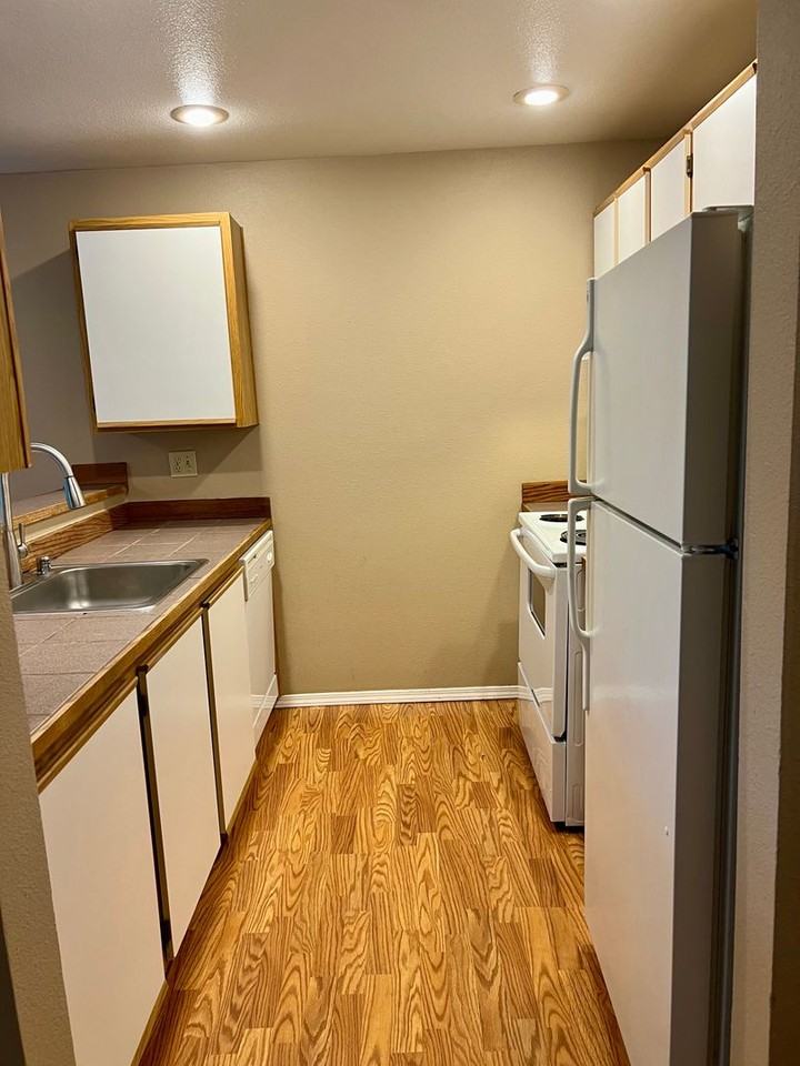 Crown Hill Court - Photo 3 of 21