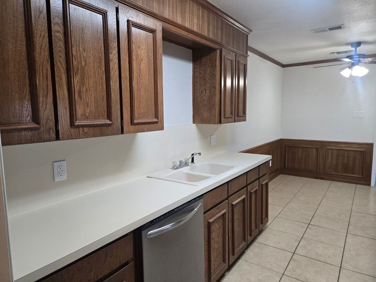 927 Terry Trl - Photo 7 of 23