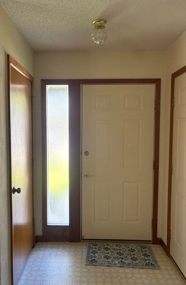 3916 Summerwood Ct - Photo 2 of 9