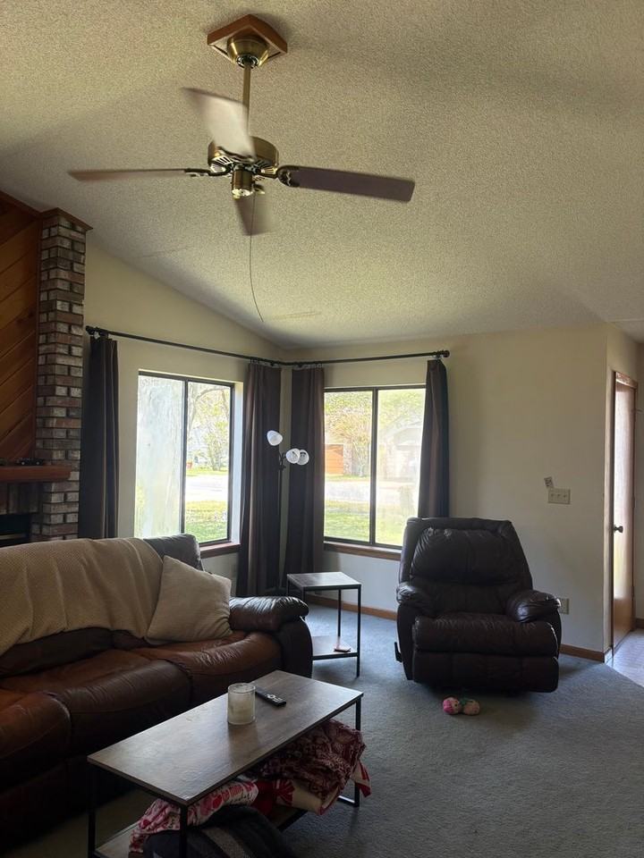 3916 Summerwood Ct - Photo 5 of 9