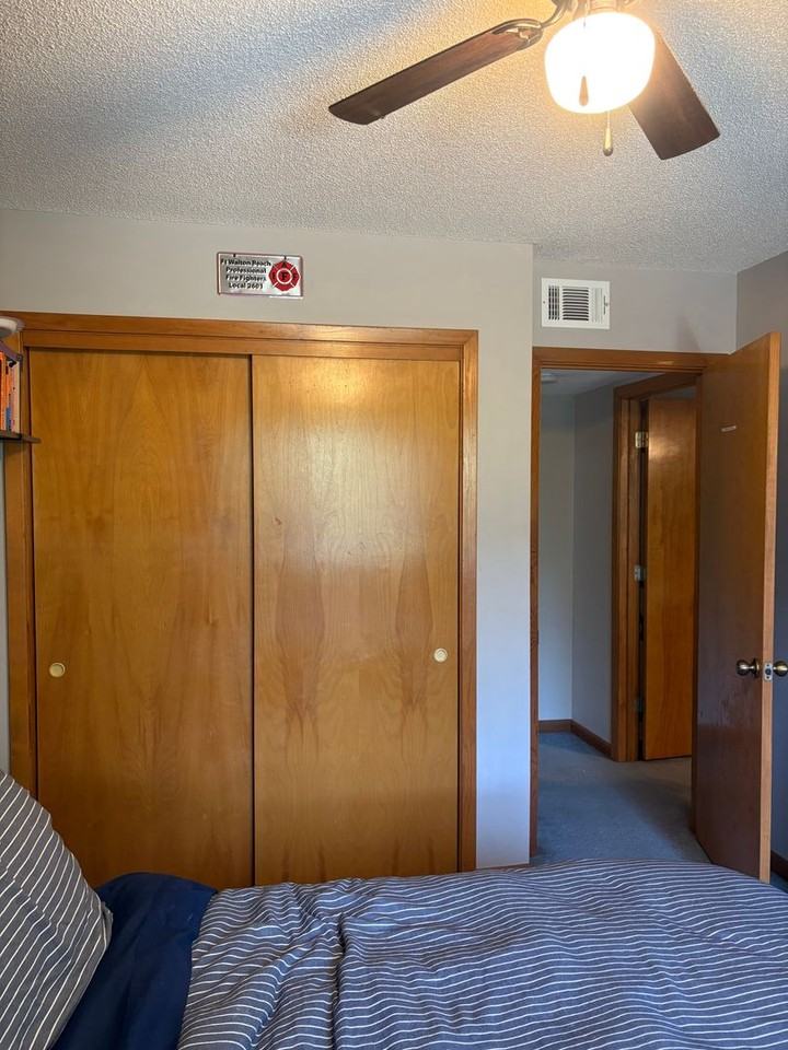 3916 Summerwood Ct - Photo 6 of 9