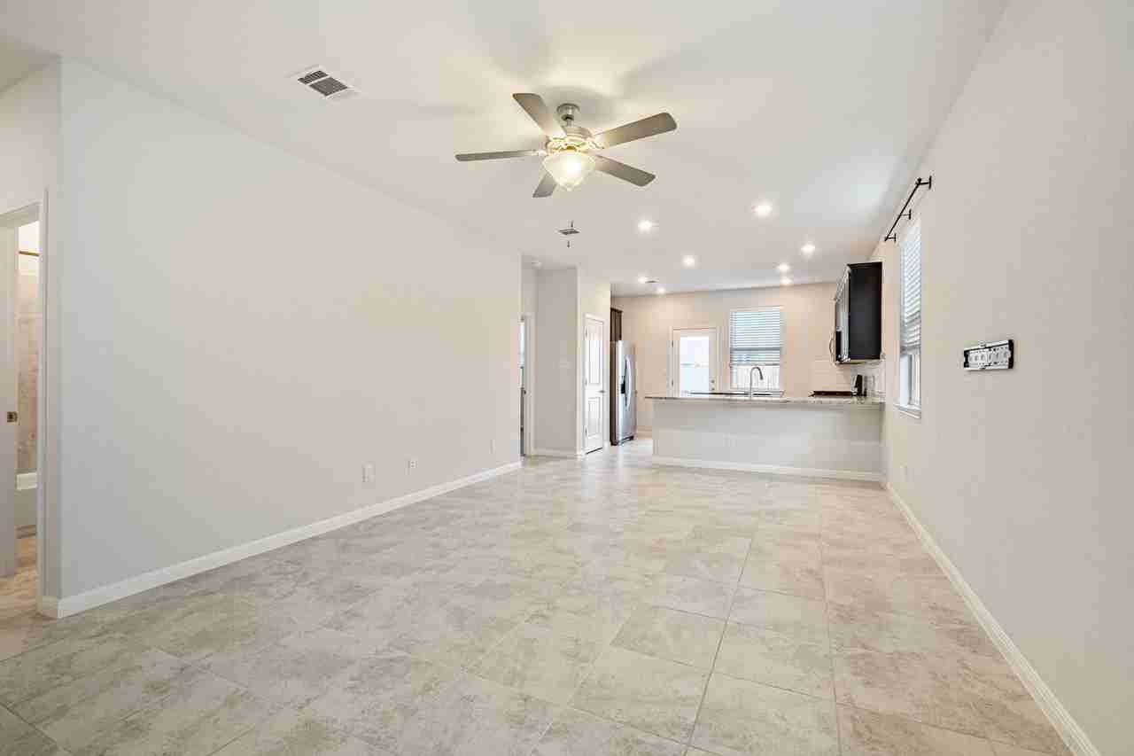 12310 Silverstream Ln - Photo 5 of 23