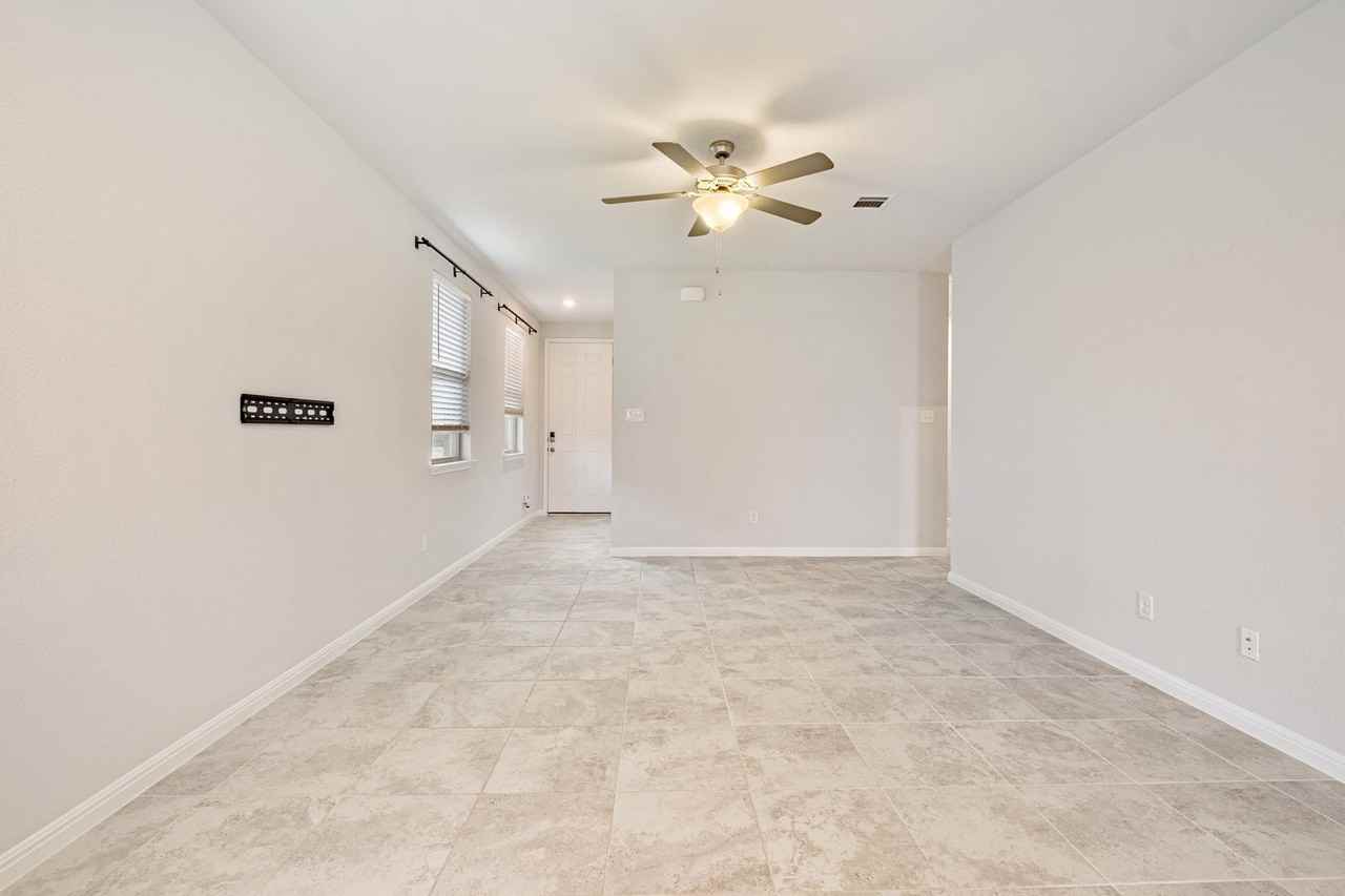 12310 Silverstream Ln - Photo 6 of 23