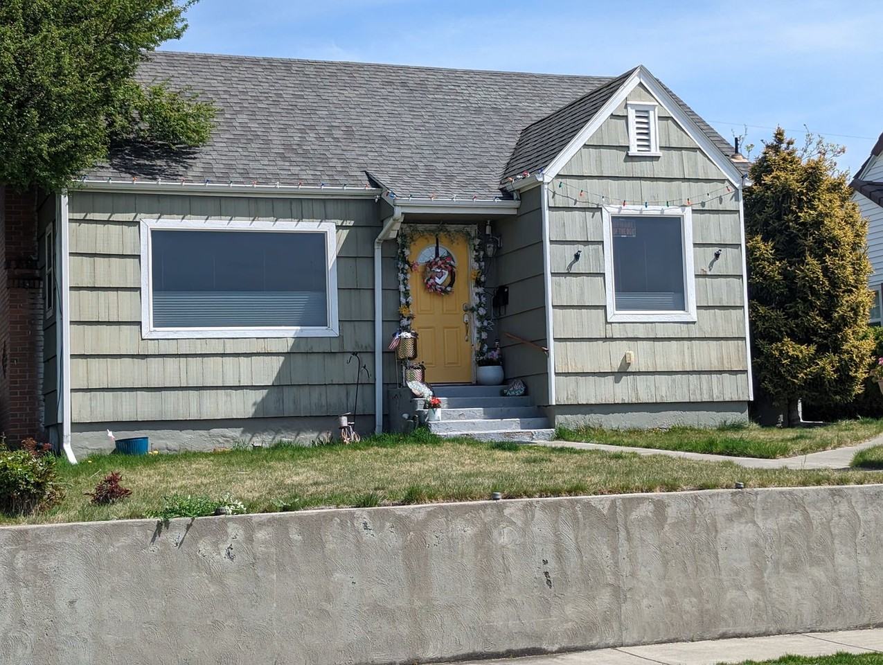 711 Prospect Ave - Photo 2 of 10