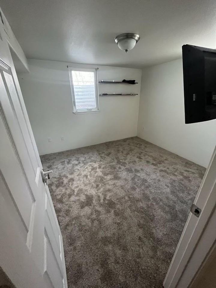 711 Prospect Ave - Photo 3 of 10