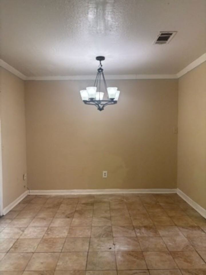 405 N Flag Chapel Rd - Photo 4 of 11