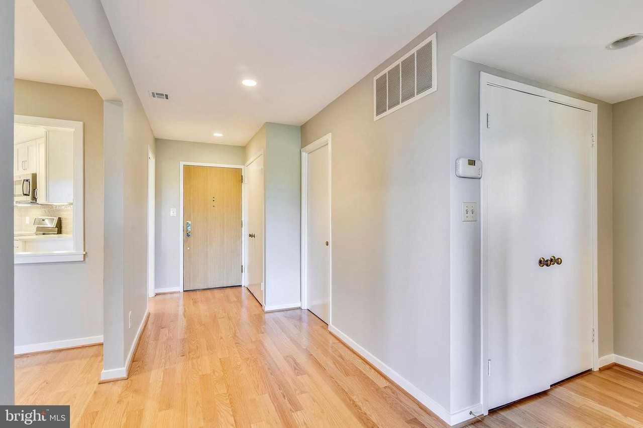 11500 Fairway Dr - Photo 4 of 21