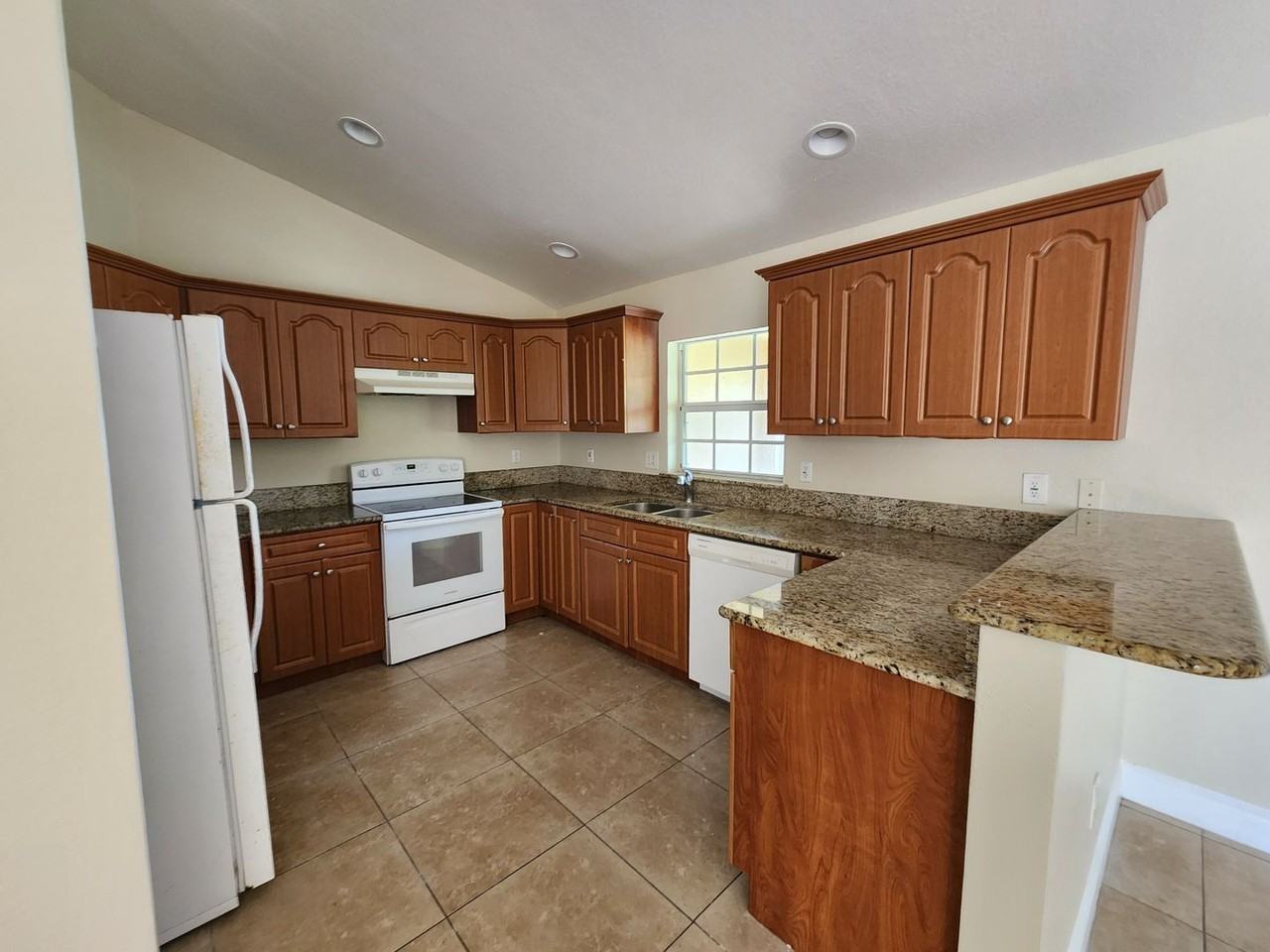 3702 5th St Sw - Photo 4 of 12