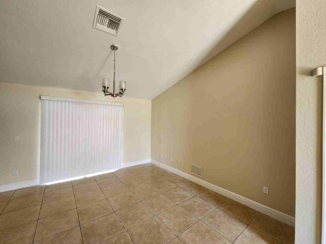 3702 5th St Sw - Photo 5 of 12